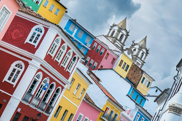 Dans le vieux quartier coloré du Pelourinho, Salvador de Bahia, Brésil © Clément Racineux / Tonton Photo