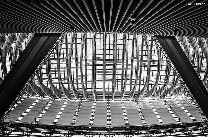 Photo d'architecture dans le Forum International de Tokyo, Japon © S. Durand